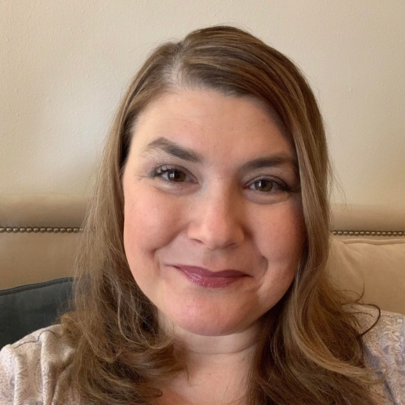 Meet your Posher, Sarah - Picture 1 of 1